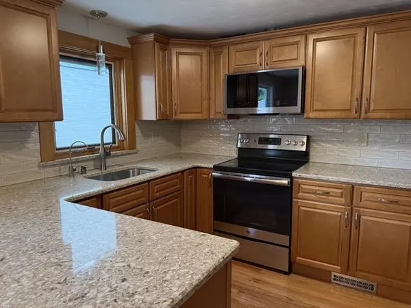 $3,100 | 7 Puritan Road, Danvers, MA 01923