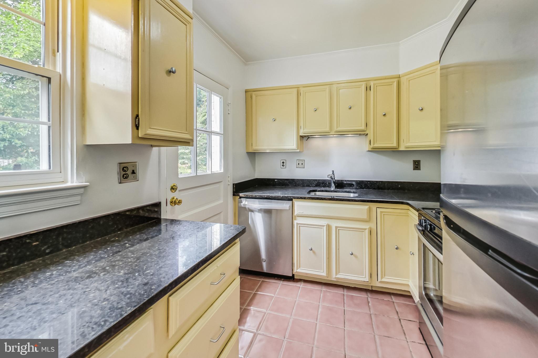 9110 Bradford Road Silver Spring, MD 20901 - Photo 12 of 63