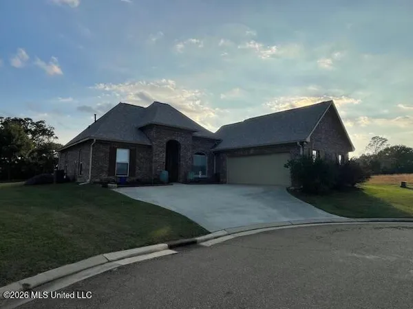 $317,500 | 1018 Fairway Cove, McComb, MS 39648