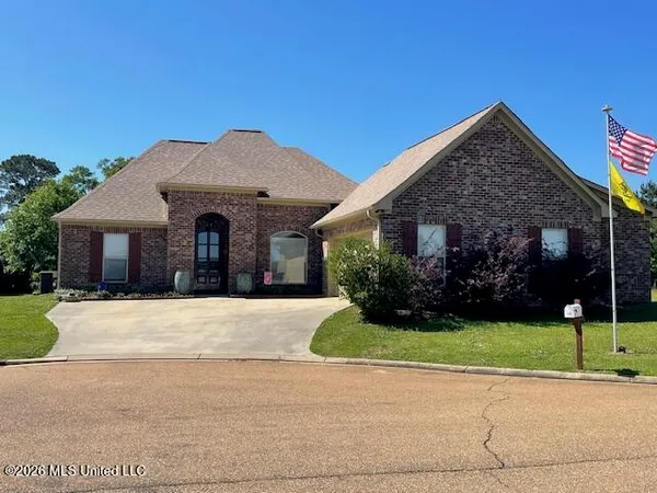 $317,500 | 1018 Fairway Cove, McComb, MS 39648