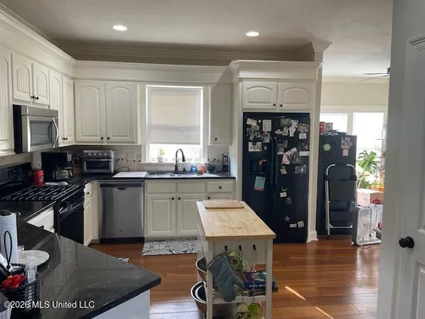 $317,500 | 1018 Fairway Cove, McComb, MS 39648