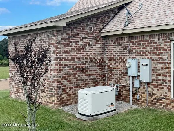 $317,500 | 1018 Fairway Cove, McComb, MS 39648