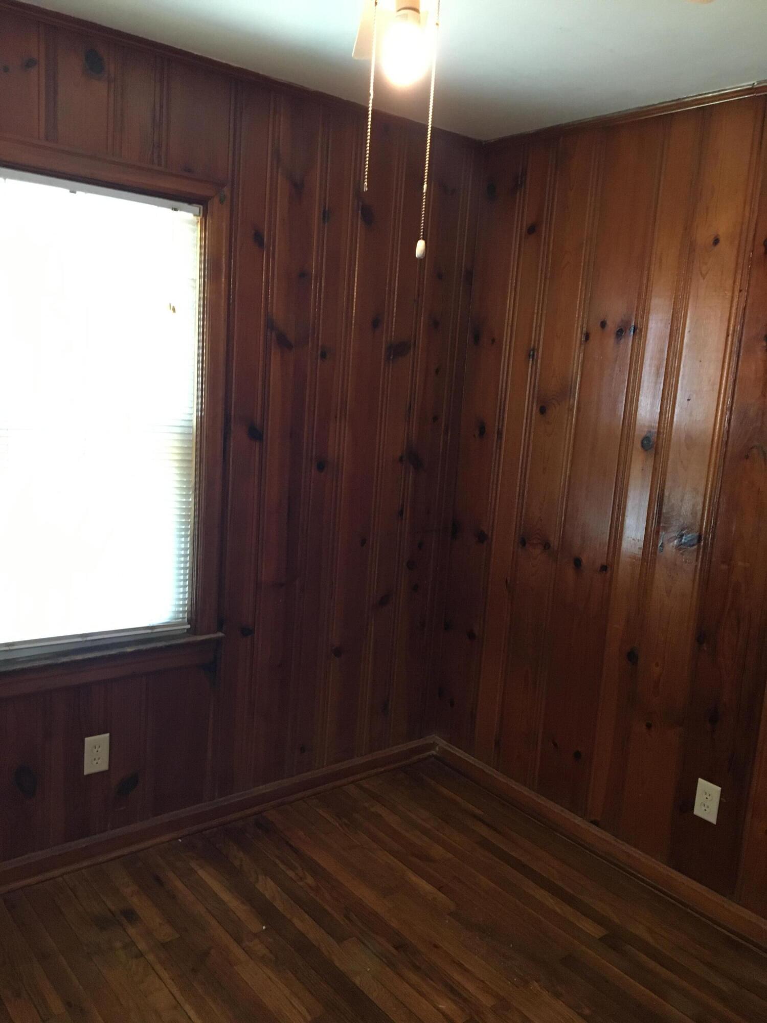 1226 Wayside Road Kalamazoo, MI 49048 - Photo 5 of 8 IMG-2628