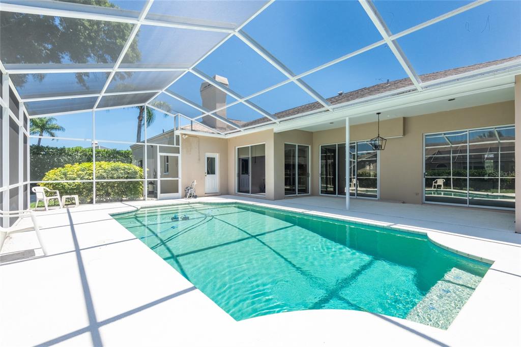 690 Weathersfield Drive Dunedin, FL 34698 - Photo 5 of 58