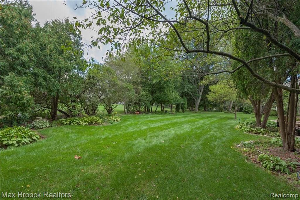 35611 Fredericksburg Road Farmington Hills, MI 48331 - Photo 36 of 36