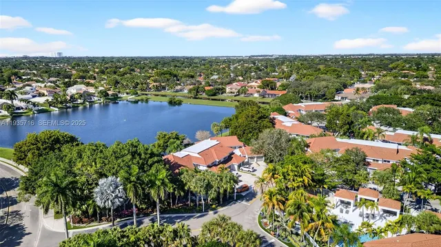 $425,000 | 9257 Northwest 9th Place, Unit 9257, Plantation, FL 33324