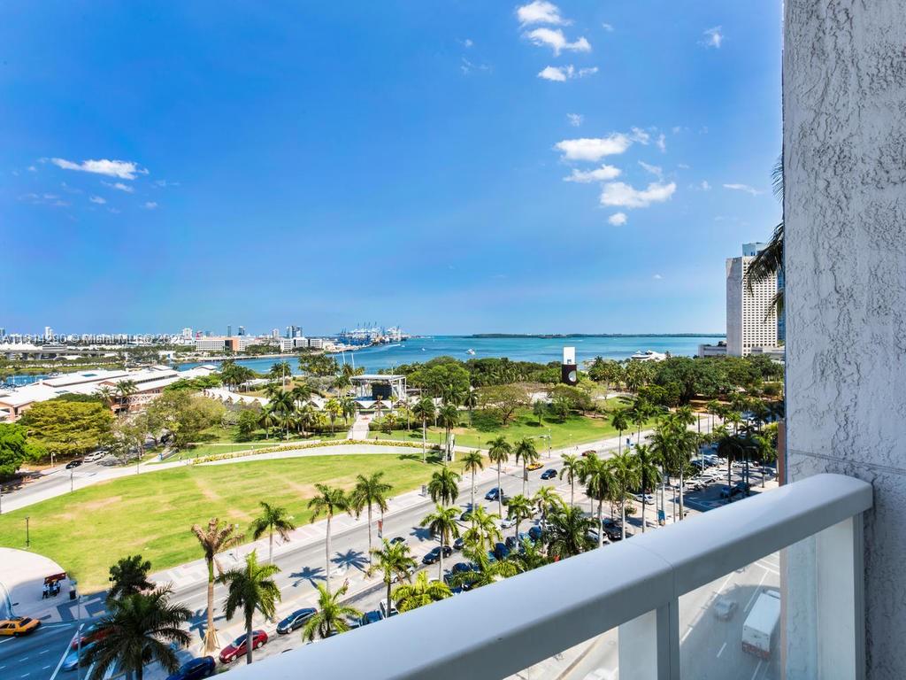 244 Biscayne Boulevard, Unit 2002 Miami, FL 33132 - Photo 2 of 21 a view of a city and ocean view
