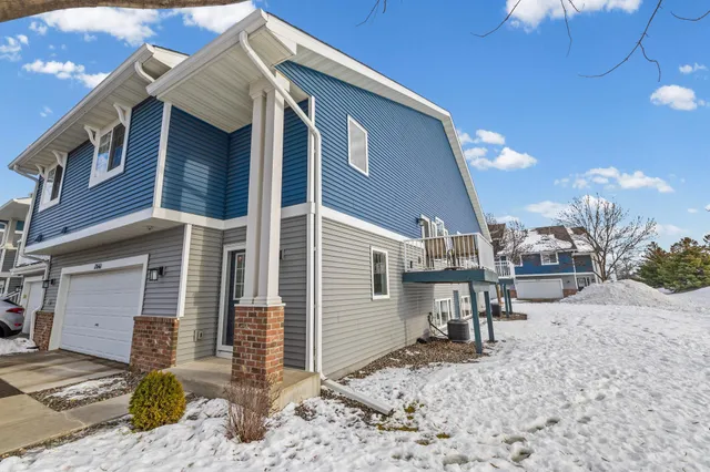 $349,900 | 17661 69th Place North, Maple Grove, MN 55311