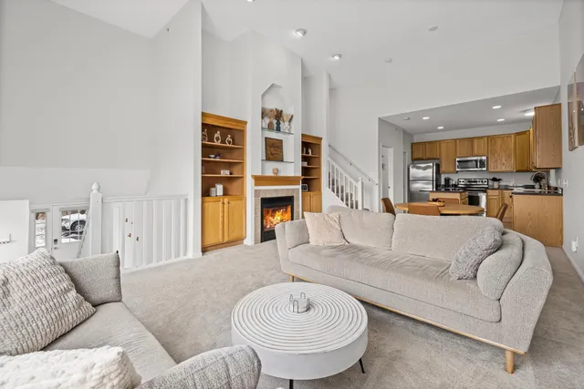 $349,900 | 17661 69th Place North, Maple Grove, MN 55311