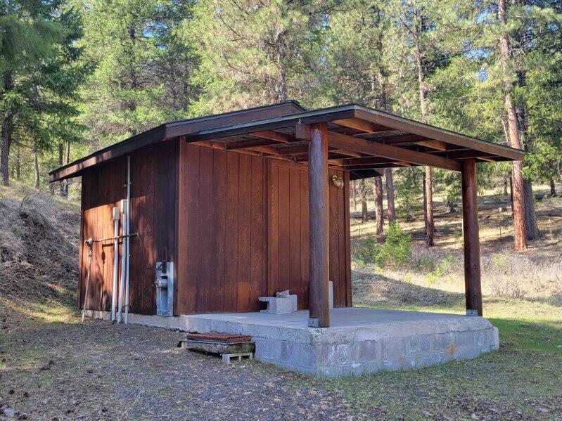 600 Lofton Creek Road Prineville, OR 97754 - Photo 32 of 66 Off-Grid Power Building
