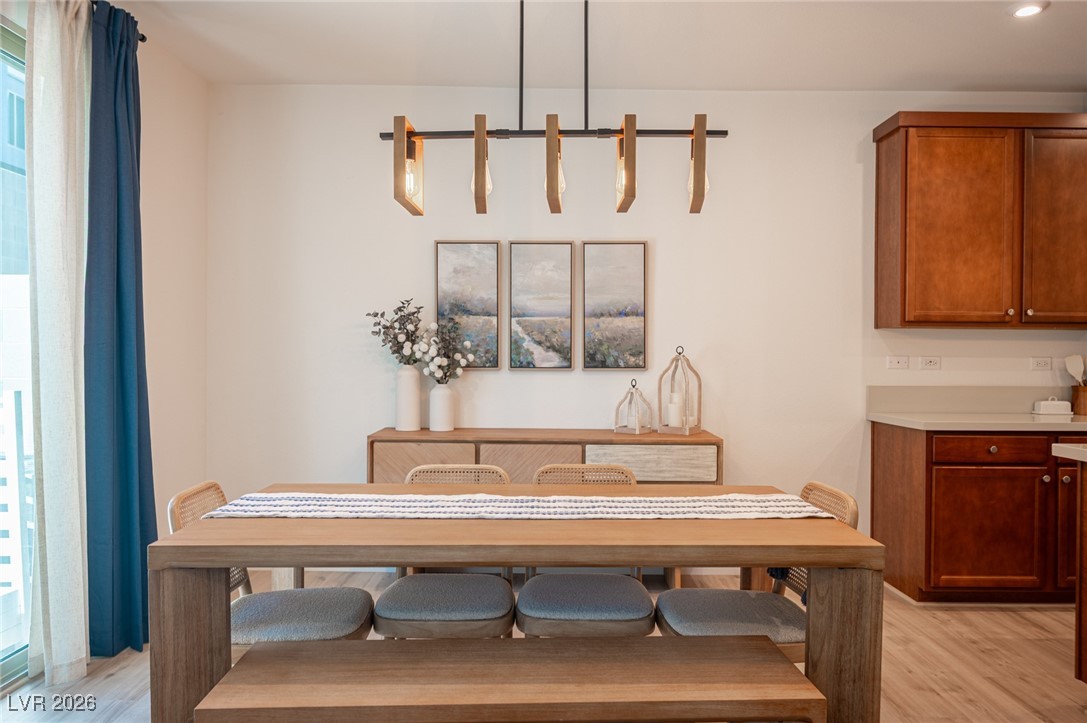 9240 Rampa Street Las Vegas, NV 89166 - Photo 9 of 28 Dining Area View