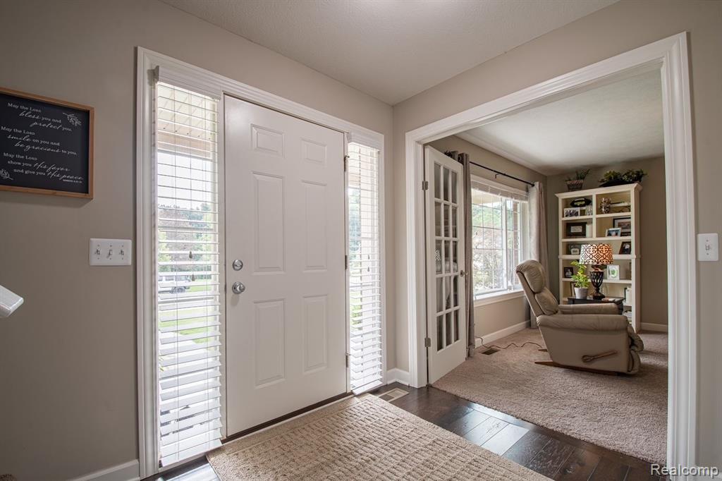 242 Fairhill Way Howell, MI 48843 - Photo 7 of 22