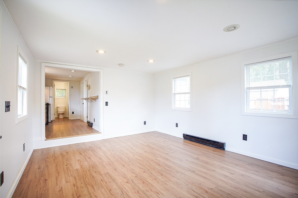 215 Eddy Street Springfield, MA 01104 - Photo 7 of 15
