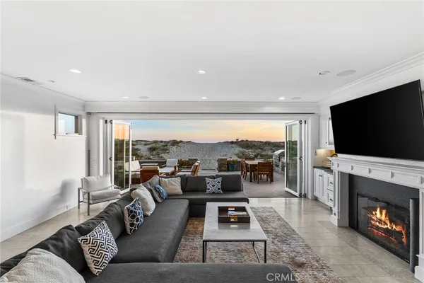 $25,000 | 7304 West Oceanfront, Newport Beach, CA 92663
