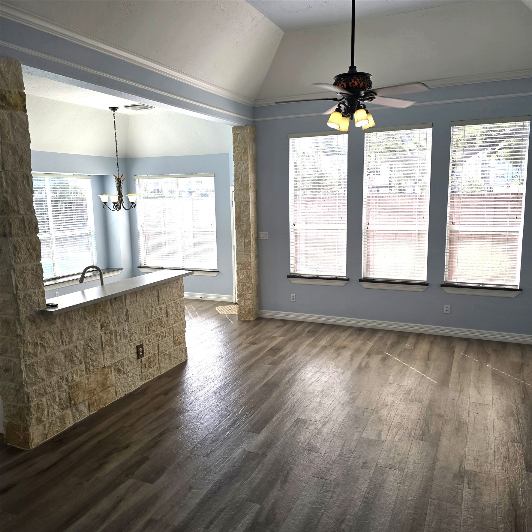 18302 Rittenhouse Park Court Spring, TX 77379 - Photo 13 of 42 LIVING ROOM VIEW 2