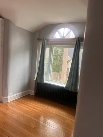 $1,650 | 1155 St Johns Avenue, Unit F, Highland Park, IL 60035