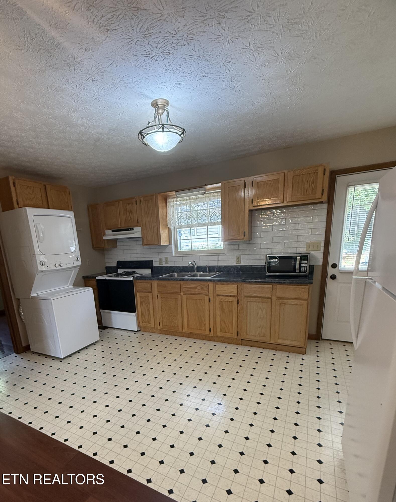 115 Bluegill Way Sevierville, TN 37876 - Photo 14 of 25 Kitchen