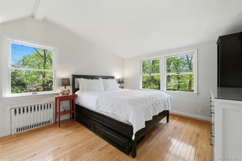 $799,000 | 95 6th Avenue, Huntington Station, NY 11746