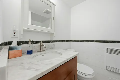$799,000 | 95 6th Avenue, Huntington Station, NY 11746