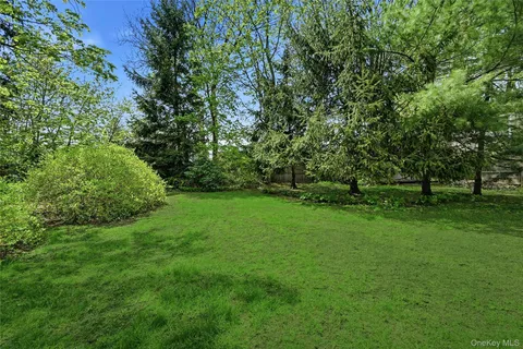 $799,000 | 95 6th Avenue, Huntington Station, NY 11746