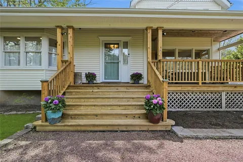 $799,000 | 95 6th Avenue, Huntington Station, NY 11746