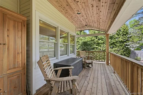 $799,000 | 95 6th Avenue, Huntington Station, NY 11746