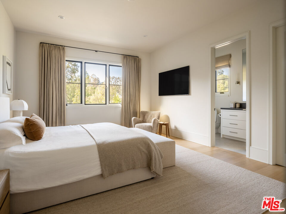 25211 Jim Bridger Road Hidden Hills, CA 91302 - Photo 17 of 25 Gallery Image 17