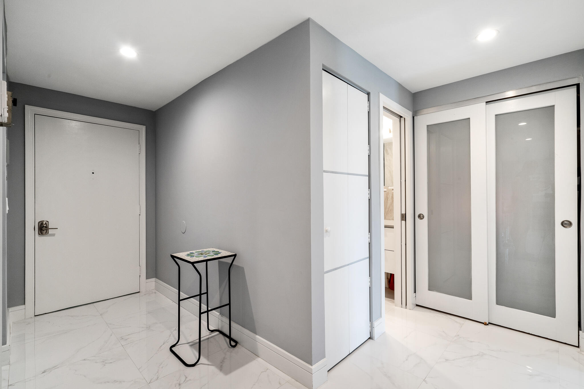 1111 South Ocean Boulevard, Unit 520 Boca Raton, FL 33432 - Photo 7 of 45 Hallway