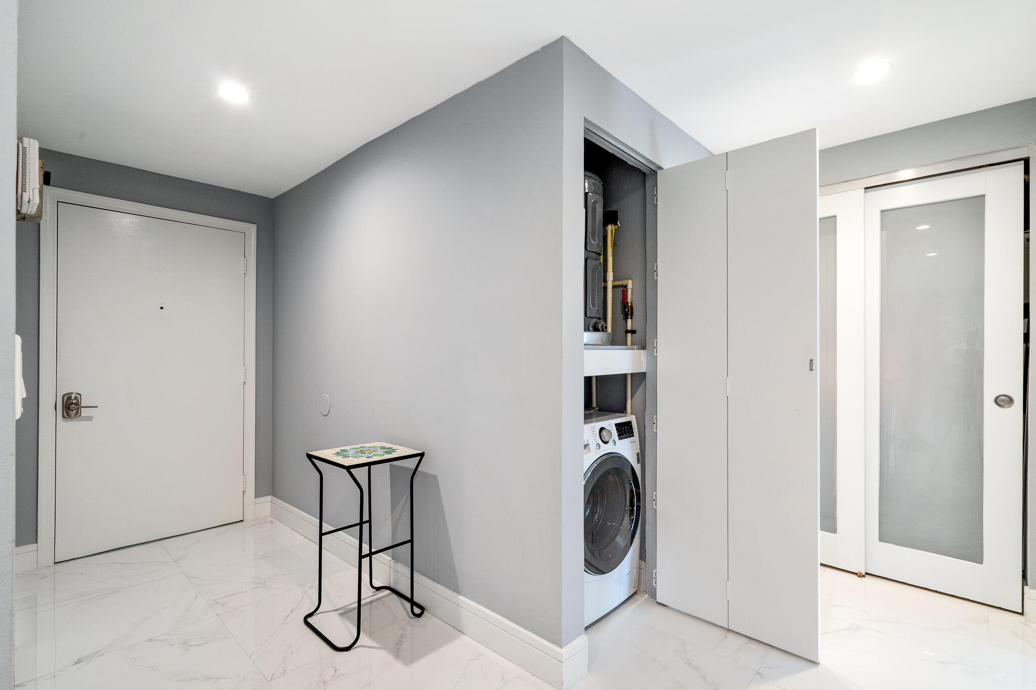 1111 South Ocean Boulevard, Unit 520 Boca Raton, FL 33432 - Photo 8 of 45 Washer Dryer