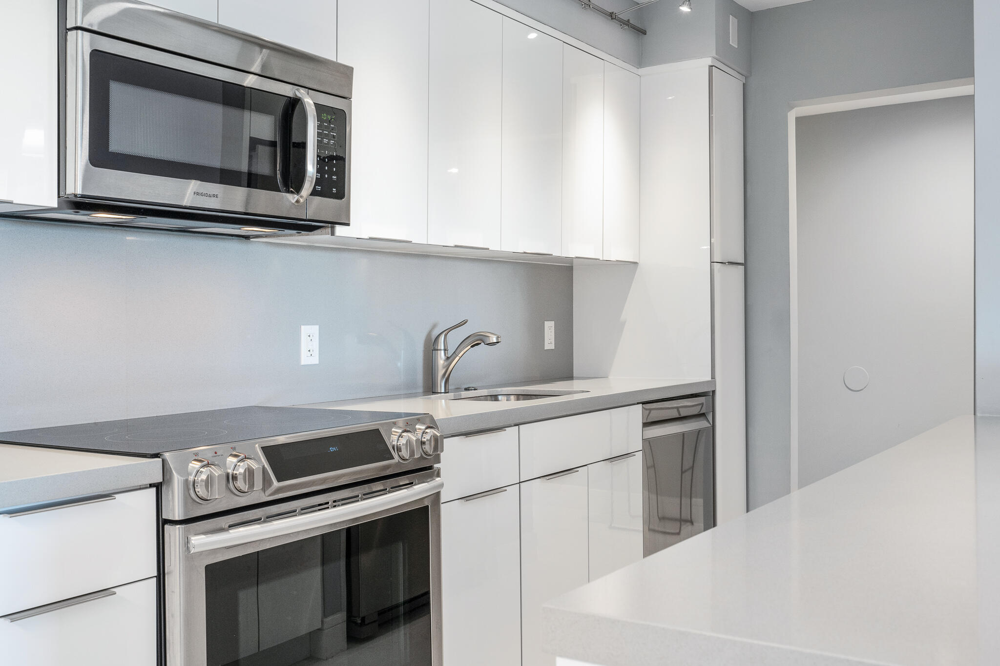 1111 South Ocean Boulevard, Unit 520 Boca Raton, FL 33432 - Photo 9 of 45 Kitchen
