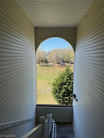 $1,250 | 2422 Eagle Creek Court, Unit 302, Winston-Salem, NC 27103