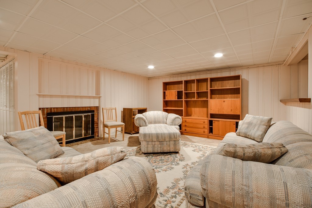 22 Gloucester Road Westwood, MA 02090 - Photo 16 of 17 Gallery Image 16