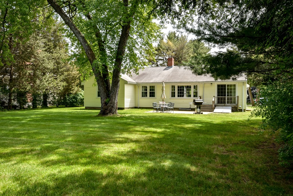 22 Gloucester Road Westwood, MA 02090 - Photo 3 of 17 Gallery Image 3