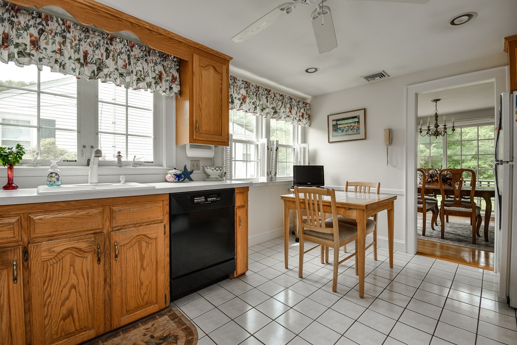 22 Gloucester Road Westwood, MA 02090 - Photo 10 of 17 Gallery Image 10