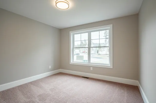 $694,900 | 8 Hikers Lane, Nashua, NH 03062