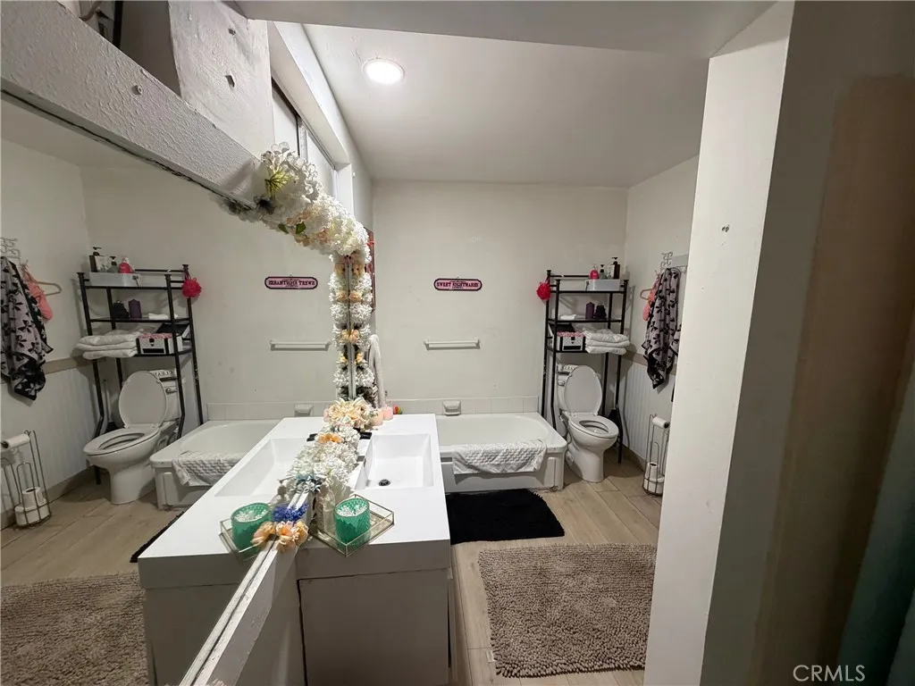 5484 Cedar Street Jurupa Valley, CA 92509 - Photo 13 of 19 Bathroom