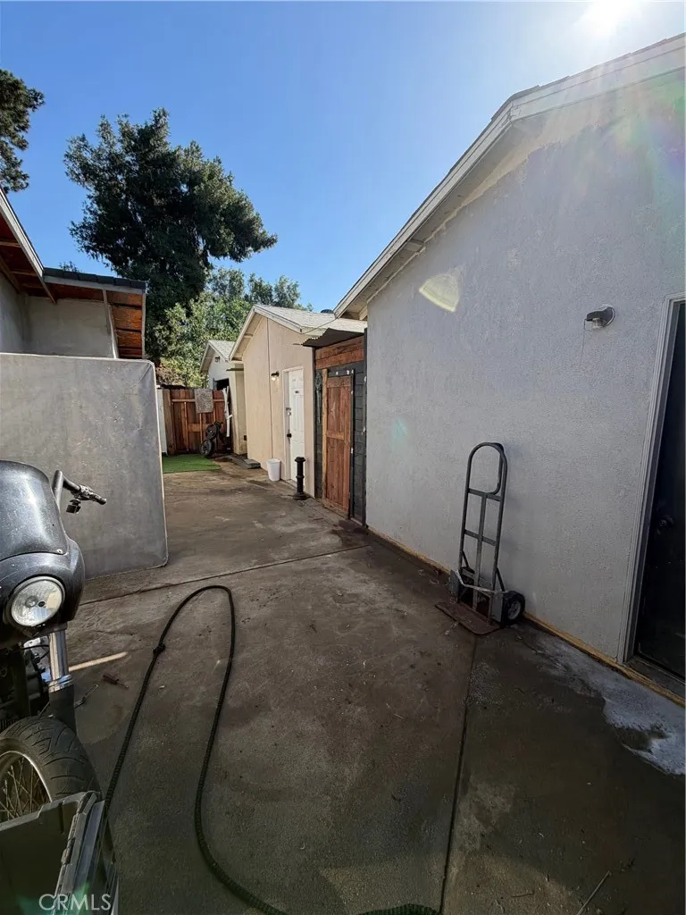 5484 Cedar Street Jurupa Valley, CA 92509 - Photo 14 of 19 Sheds