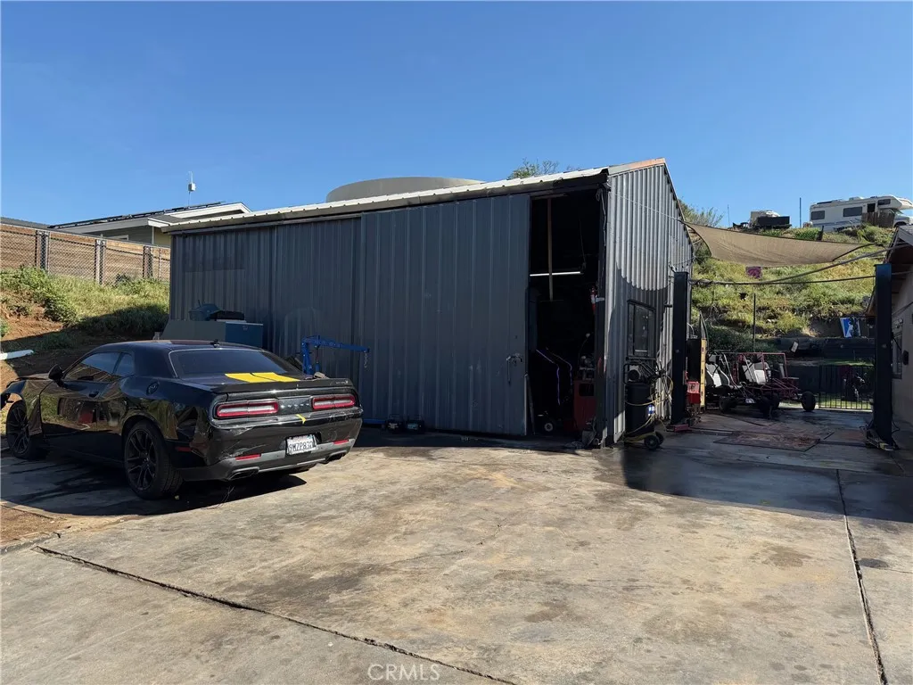 5484 Cedar Street Jurupa Valley, CA 92509 - Photo 6 of 19 Workshop