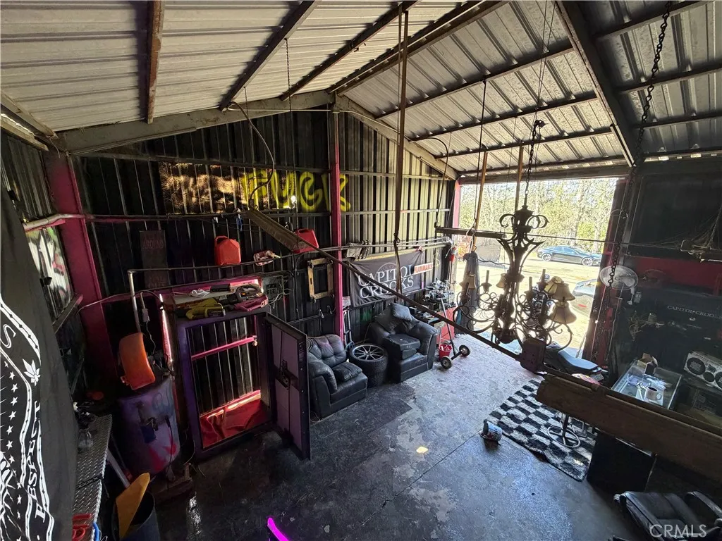 5484 Cedar Street Jurupa Valley, CA 92509 - Photo 7 of 19 Workshop Interior