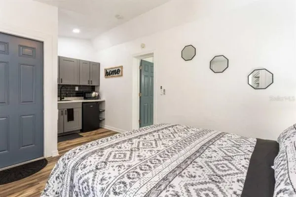 $1,800 | Undisclosed Address, Orlando, FL 32806