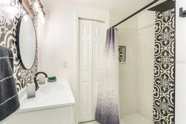 $1,800 | Undisclosed Address, Orlando, FL 32806