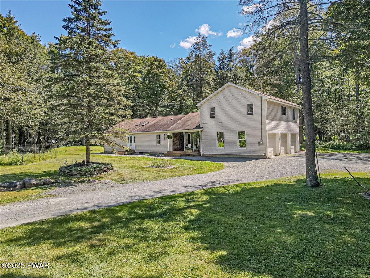 344 Huckleberry Road Newfoundland, PA 18445 - Photo 3 of 54 Main front