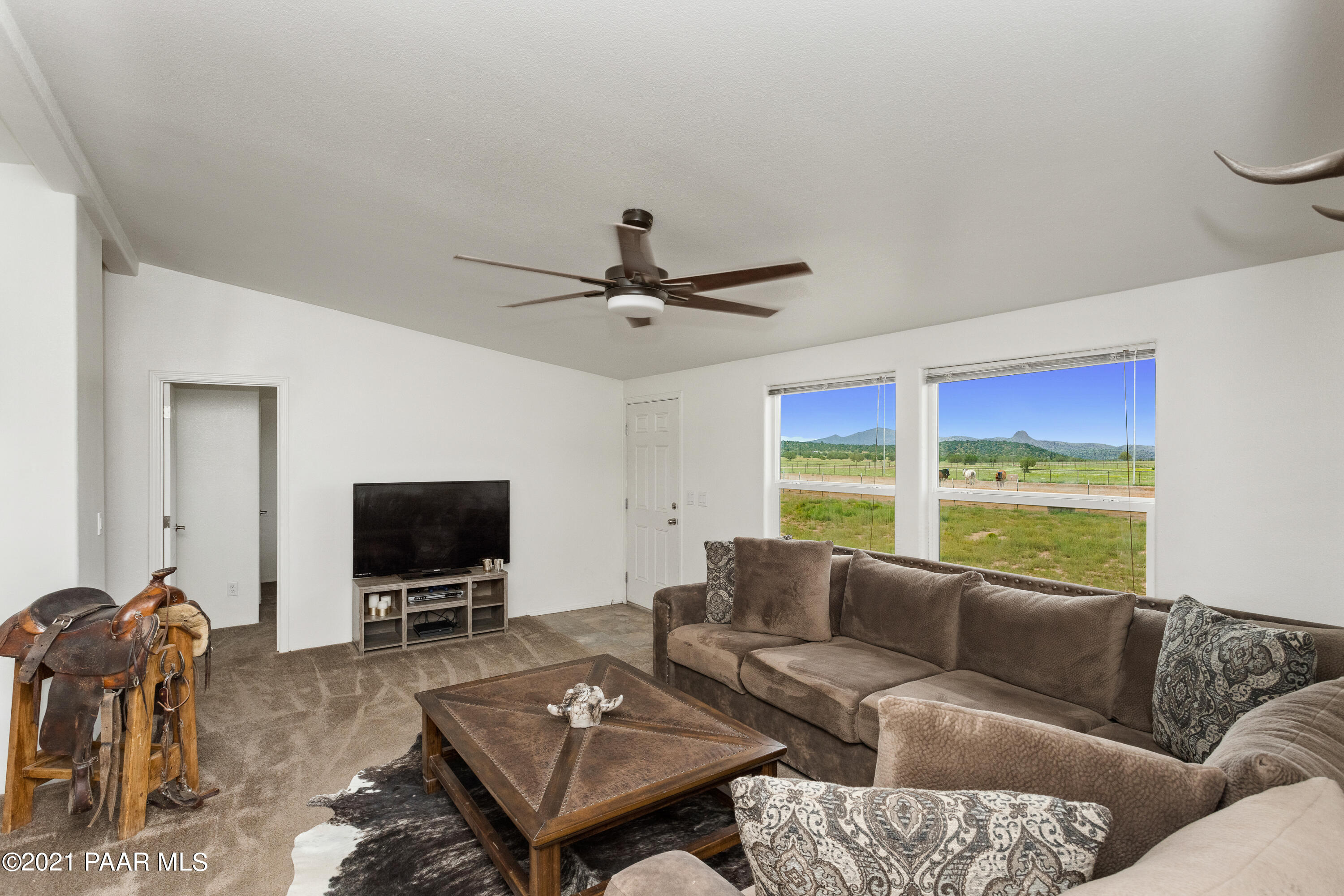 23350 North Headwaters Road Paulden, AZ 86334 - Photo 3 of 33 Living Room w/Vaulted Ceiling
