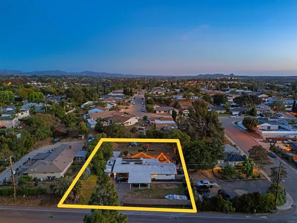 $825,000 | 1265 East Fallbrook Street, Fallbrook, CA 92028