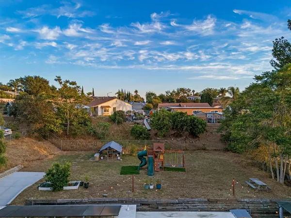 $825,000 | 1265 East Fallbrook Street, Fallbrook, CA 92028