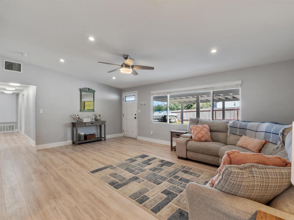 1265 East Fallbrook Street Fallbrook, CA 92028 - Photo 7 of 36