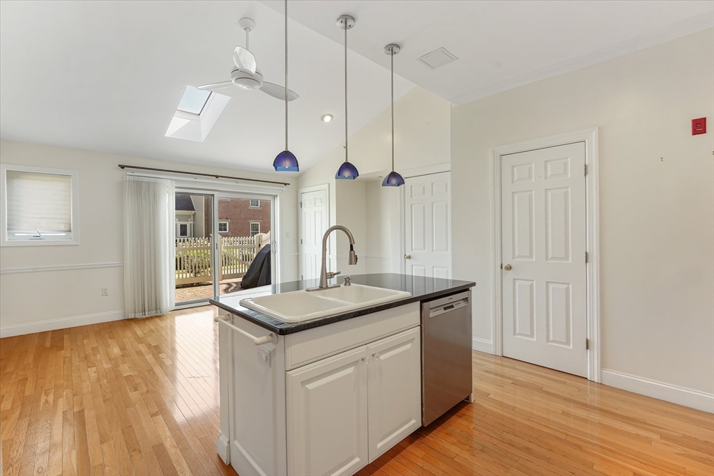 55 Chelsea Street, Unit 55 Boston, MA 02129 - Photo 6 of 22