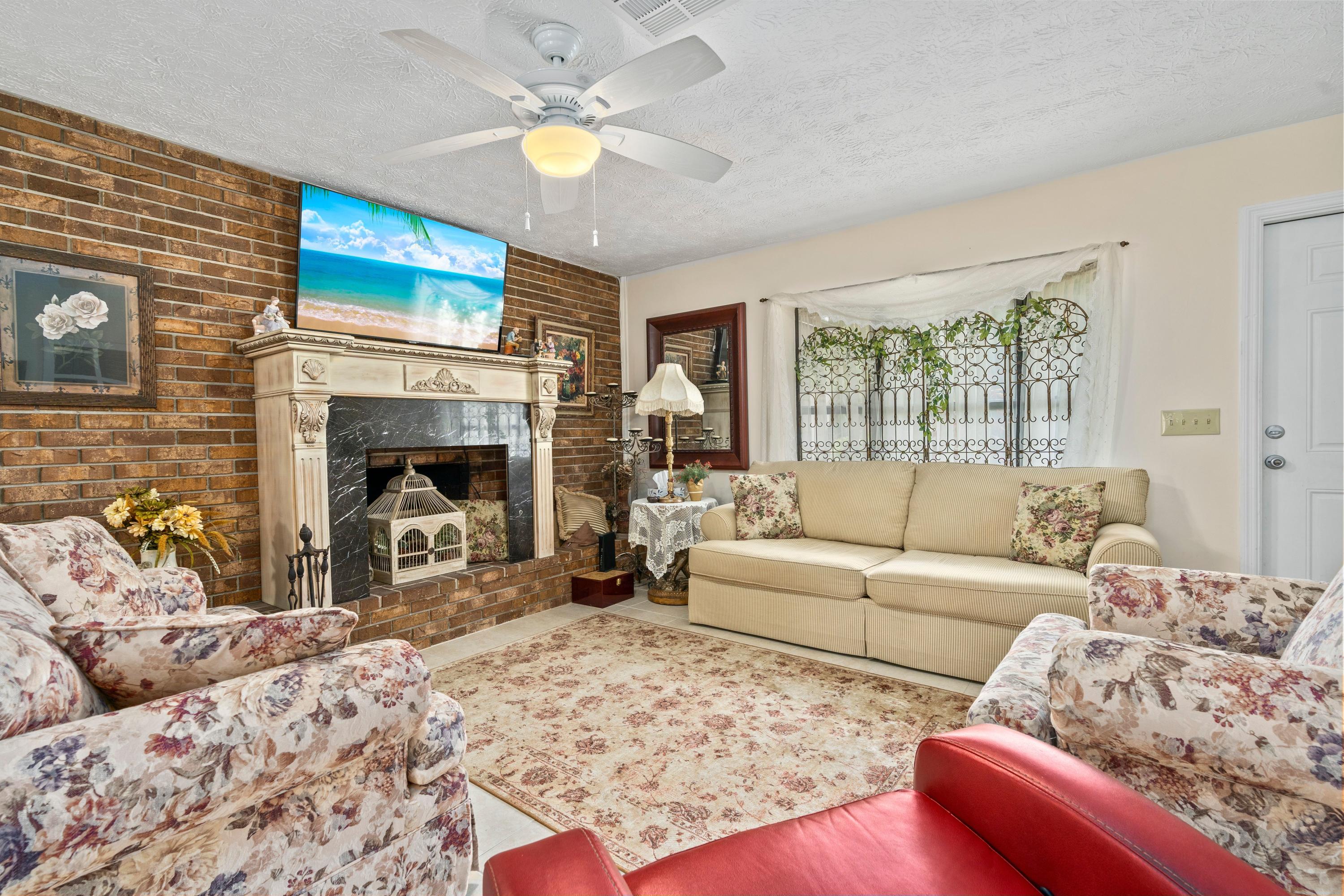 1282 Southwest Chase Road Port St. Lucie, FL 34953 - Photo 3 of 27 living