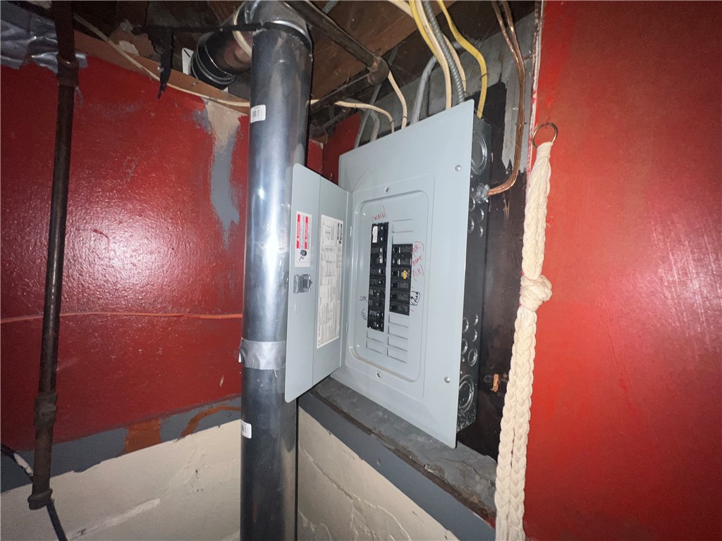 103 Marion Street Rochester, NY 14610 - Photo 27 of 33