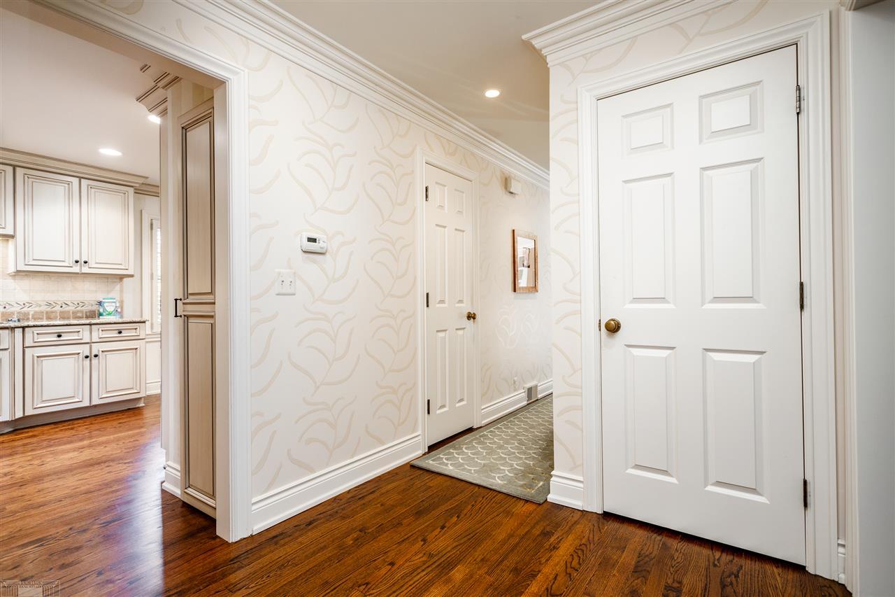 152 Cloverly Road Grosse Pointe Farms, MI 48236 - Photo 19 of 59